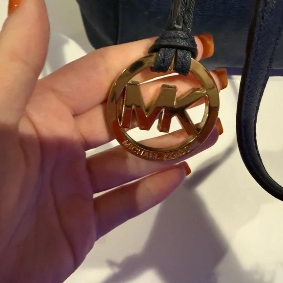 MICHAEL Michael Kors Jet Set Medium Snap Pocket Tote - Picture 10 of 10